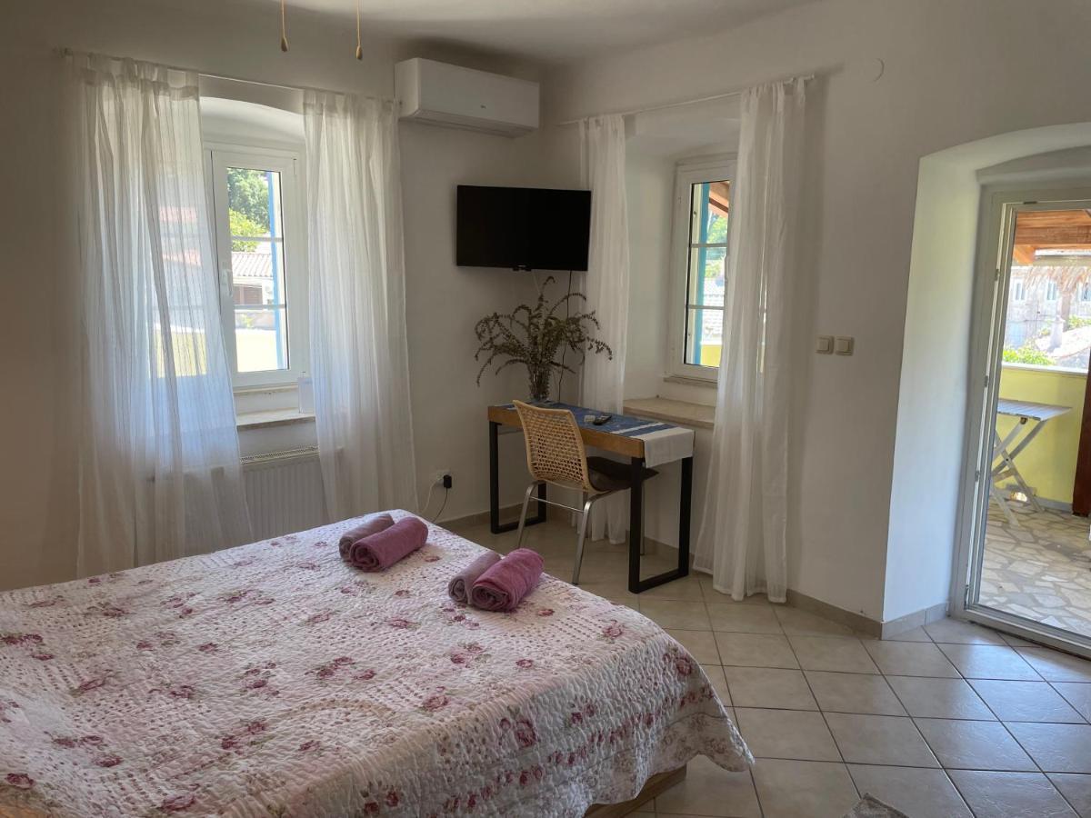 Pjacal Hotel Veli Lošinj Екстериор снимка